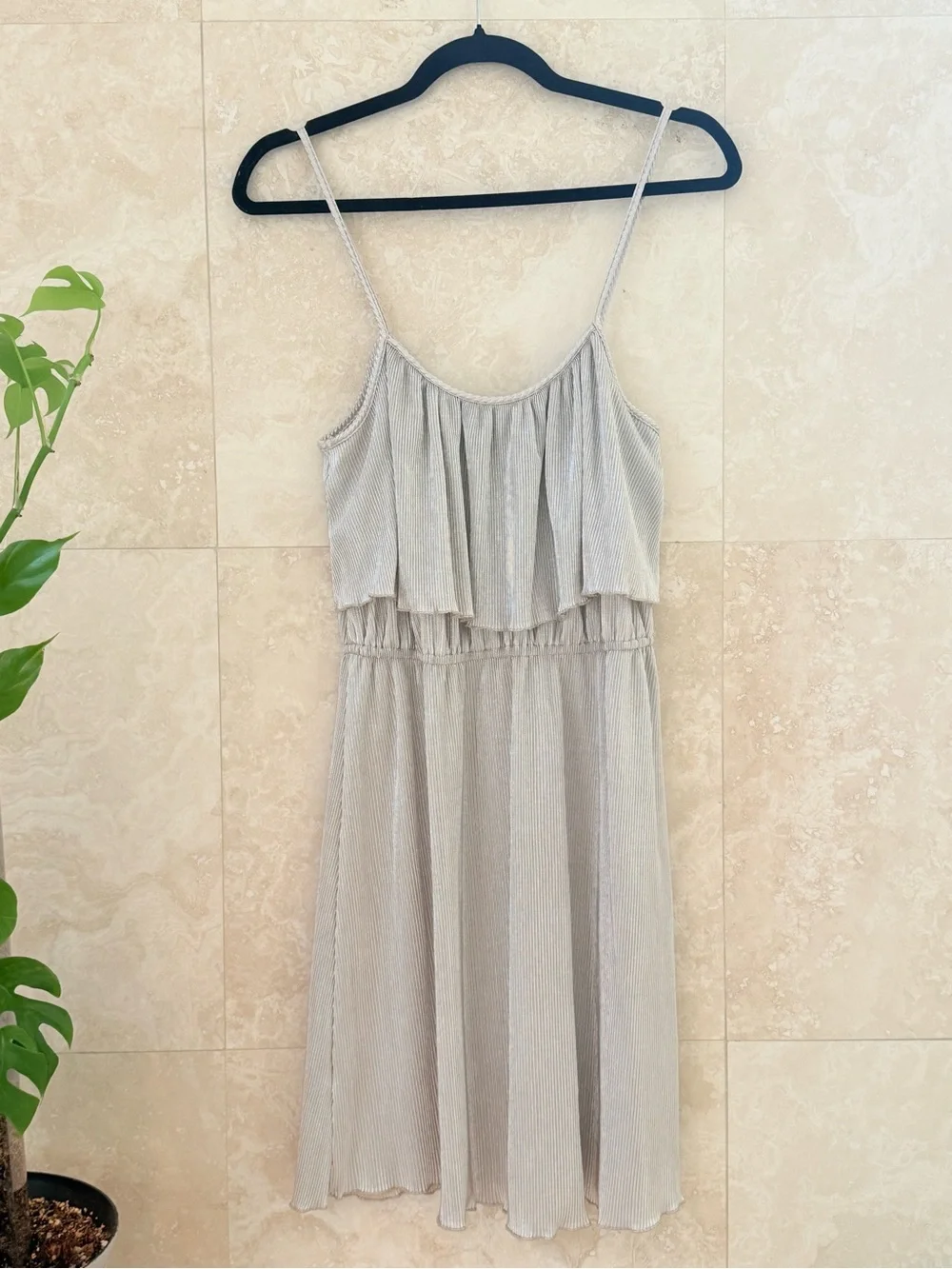 GB Metallic Pleated Mini Dress L Gold Shimmer Strappy Layered Flowy